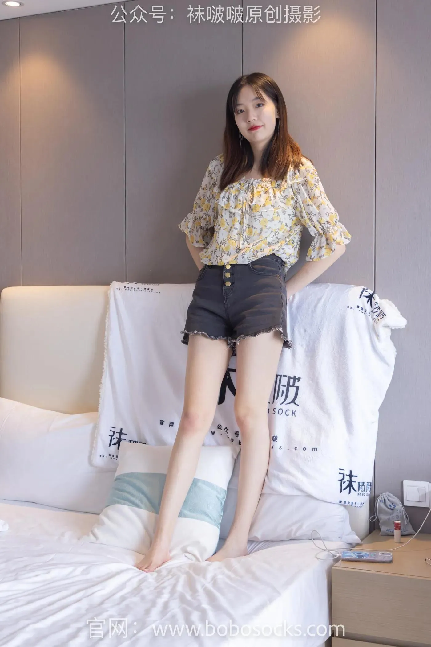 [BoBoSocks袜啵啵]NO.136 小甜豆-高跟长靴、白棉袜、裸足 [200P]插图6